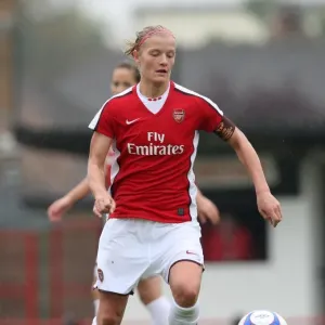 Arsenal's Katie Chapman Scores in Historic 9-0 UEFA Women's Champions League Victory Arsenal's Katie Chapman Scores in Historic 9-0 UEFA Women's Champions League Victory
