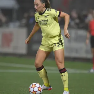 Arsenal's Katie McCabe Battles for Possession in UEFA Women's Champions League Clash against HB Koge