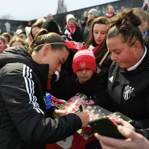 Arsenal's Katie McCabe Celebrates Victory and Greets Fans with Autographs Arsenal's Katie McCabe Celebrates Victory and Greets Fans with Autographs