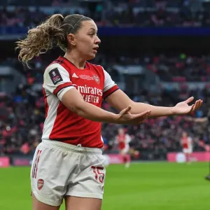 Arsenal's Katie McCabe Shines in FA Women's Cup Final Showdown against Chelsea at Wembley Stadium Arsenal's Katie McCabe Shines in FA Women's Cup Final Showdown against Chelsea at Wembley Stadium