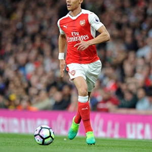 Arsenal's Kieran Gibbs in Action Against Sunderland (2016-17)