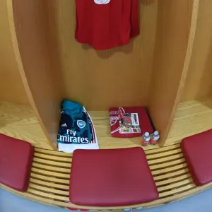Arsenal's Kieran Tierney: Pre-Match Routine in the Emirates Changing Room (2019-20 Carabao Cup 3rd Round vs Nottingham Forest)