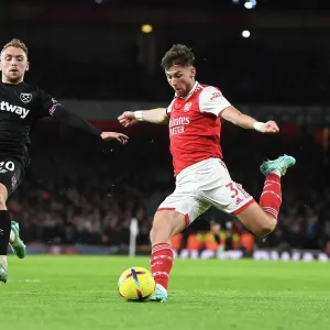 Arsenal's Kieran Tierney in Action: Arsenal vs West Ham United (Premier League 2022-23) Arsenal's Kieran Tierney in Action: Arsenal vs West Ham United (Premier League 2022-23)