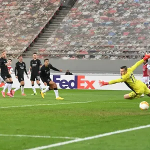 Arsenal's Kieran Tierney Scores Second Goal in Europa League Clash Against SL Benfica Arsenal's Kieran Tierney Scores Second Goal in Europa League Clash Against SL Benfica