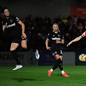 Arsenal's Kim Little in Action: Arsenal Women vs. West Ham United, 2022-23 Barclays WSL