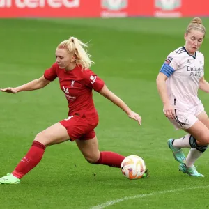 Arsenal's Kim Little Outsmarts Liverpool's Ceri Holland: A Pivotal Moment in the FA WSL Clash