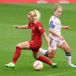 Arsenal's Kim Little Scores Past Liverpool in FA WSL Clash