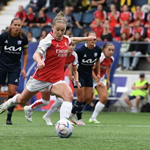 Arsenal's Kim Little Takes Penalty in UEFA Women's Champions League Clash against Linkoping FC