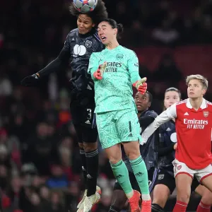 Arsenal's Kim Little: Unwavering Focus Ahead of Arsenal vs. Olympique Lyonnais, UEFA Women's Champions League (2022-23)