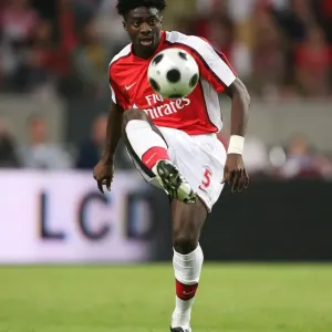 Arsenal's Kolo Toure Leads Team to Amsterdam Tournament Victory: A 3-2 Thriller over Ajax (2008) Arsenal's Kolo Toure Leads Team to Amsterdam Tournament Victory: A 3-2 Thriller over Ajax (2008)