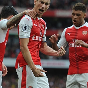 Arsenal's Koscielny Scores First Goal: Arsenal 1- Southampton (2016-17)