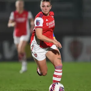 Arsenal's Laura Wienroither in Action: FA WSL Match vs Reading Women (2021-22)