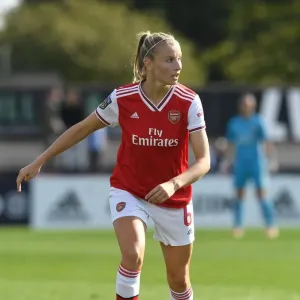 Arsenal's Leah Williamson in Action: Arsenal Women vs West Ham United (WSL 2019-20)