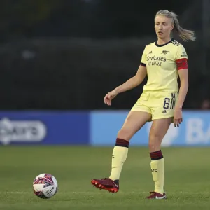 Arsenal's Leah Williamson in Action against Everton Women in FA WSL Showdown