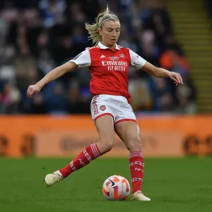 Leah Williamson di Arsenal in azione: finale Coppa Lega delle donne della FA del 2023 - Arsenal contro il Chelsea