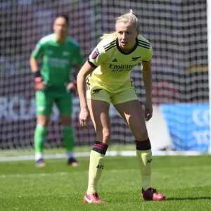 Arsenal's Leah Williamson in Action against West Ham United Women in FA WSL Showdown
