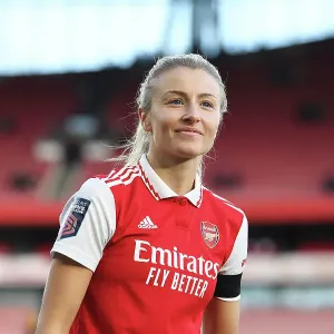 Arsenal's Leah Williamson Reacts with Emotion to FA Super League Victory over Chelsea