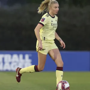 Arsenal's Leah Williamson Shines in FA WSL Showdown against Everton