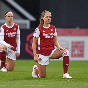 Arsenal's Lia Walti Kneels in Solidarity: FA WSL 2021 Moment at Empty Meadow Park