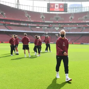 Arsenal's Lia Walti Prepares for FA WSL Showdown Against Chelsea at Emirates Stadium