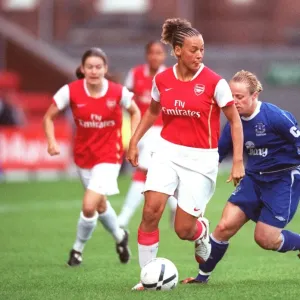 Arsenal's Lianne Sanderson Scores in 3:0 FA Community Shield Victory over Everton (2006)