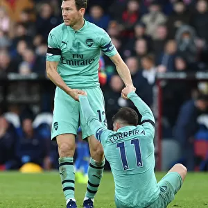 Arsenal's Lichtsteiner and Torreira in Action against Crystal Palace (2018-19)