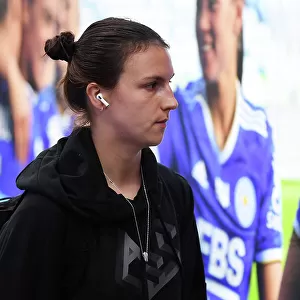 Arsenal's Lotte Wubben-Moy Prepares for Leicester City Showdown in Women's Super League
