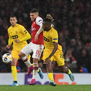 Arsenal's Lucas Torreira Overpowers Standard Liege's Samuel Bastien in Europa League Clash