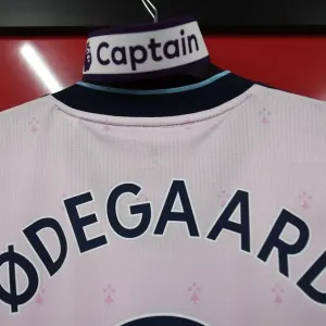 Arsenal's Martin Odegaard Prepares for Crystal Palace Clash in Premier League