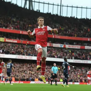 Arsenal's Martin Odegaard Scores Fifth Goal in Thrilling Victory over Nottingham Forest (2022-23)