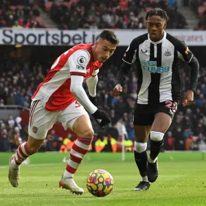 Arsenal's Martinelli Clashes with Newcastle's Willock in Premier League Showdown