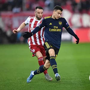 Arsenal's Martinelli Faces Off Against Olympiacos Valbuena in Europa League Clash