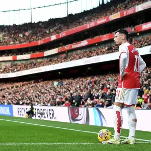 Arsenal's Martinelli Readies Corner Kick Against Brighton in 2023-24 Premier League