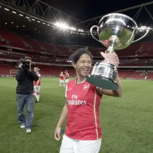 Arsenal's Mary Philip Celebrates Victory: 4-1 Over Chelsea in the Premier League (2008) Arsenal's Mary Philip Celebrates Victory: 4-1 Over Chelsea in the Premier League (2008)