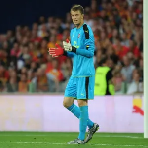Arsenal's Matt Macey in Action during Lens Pre-Season Friendly (2016-17) Arsenal's Matt Macey in Action during Lens Pre-Season Friendly (2016-17)