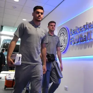 Arsenal's Mavropanos and Holding Prepare for Leicester Clash (2017-18) Arsenal's Mavropanos and Holding Prepare for Leicester Clash (2017-18)