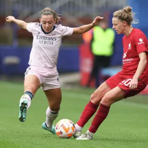 Arsenal's McCabe Shuts Down Liverpool's Daniels in FA WSL Clash