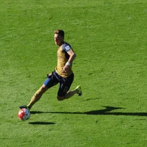 Arsenal's Mesut Ozil Stars: 5-2 Victory Over Leicester City in Premier League Arsenal's Mesut Ozil Stars: 5-2 Victory Over Leicester City in Premier League