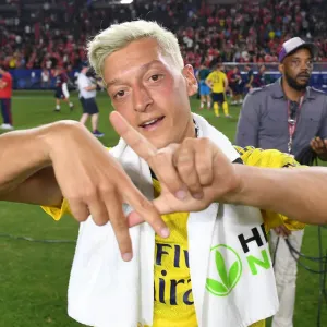 Mesut Ozil Print - Arsenal vs Bayern Munich International Champions Cup Mesut Ozil Print - Arsenal vs Bayern Munich International Champions Cup
