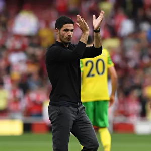 Arsenal's Mikel Arteta Celebrates Victory with Fans: Arsenal 1-0 Norwich City (2021-22)