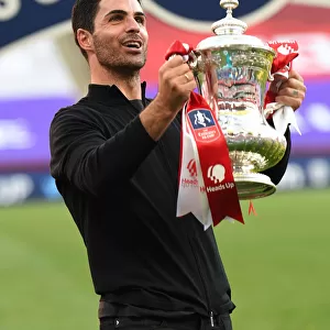 Arsenal's Mikel Arteta Lifts Empty FA Cup After Arsenal vs. Chelsea Final (2020)