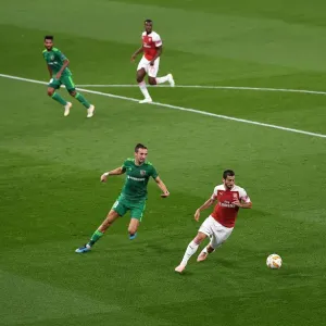 Arsenal's Mkhitaryan Clashes with Vorskla's Sharpar in Europa League Clash