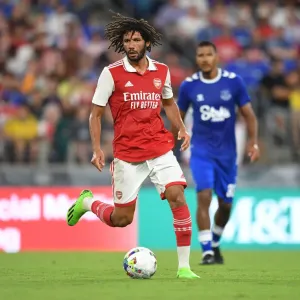 Arsenal's Mo Elneny in Action: Arsenal vs. Everton Pre-Season Clash in Baltimore, 2022