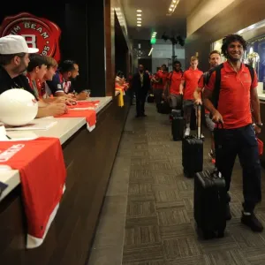Arsenal's Mohamed Elneny Gears Up for Arsenal vs. Chivas (2016-17)