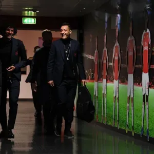 Arsenal's Mohamed Elneny and Mesut Ozil Prepare for UEFA Europa League Semi-Final Showdown Against Valencia