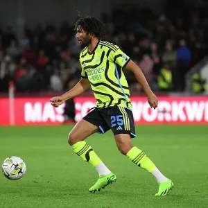 Arsenal's Mohamed Elneny Shines: Overpowering Brentford in 2023-24 Carabao Cup Clash