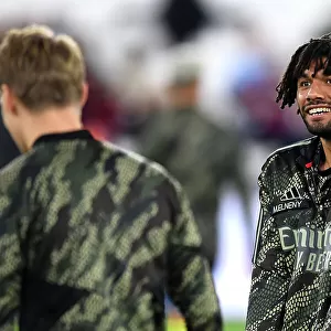 Arsenal's Mohamed Elneny Warming Up Ahead of West Ham Showdown - Carabao Cup 2023-24