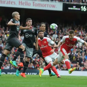 Arsenal's Mustafi Stands Firm Against Southampton's Romeu and Fonte