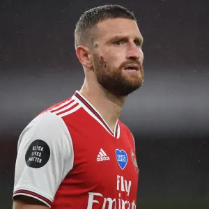 Arsenal's Mustafi Suffers Facial Injury in Arsenal vs. Leicester City Clash (2019-20)