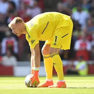 Arsenal's New Keeper Ramsdale Debuts in Emirates Stadium Win Against Leicester City (2022-23 Premier League)